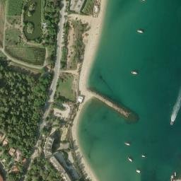 Satellite imagery of Pointe de Gouron, FR