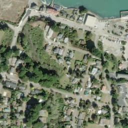 Satellite imagery of First National Bank of Bandon, US