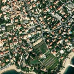 Satellite imagery of Pointe Péno, FR
