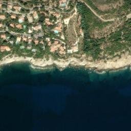 Satellite imagery of Pointe du Bau Rouge, FR