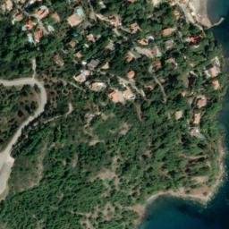 Satellite imagery of Pointe du Bau Rouge, FR