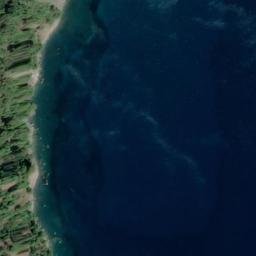 Satellite imagery of Pointe de Saint-Selon, FR