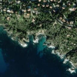 Satellite imagery of Pointe des Morts, FR