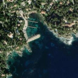 Satellite imagery of Pointe des Morts, FR