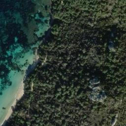Satellite imagery of cairn, FR