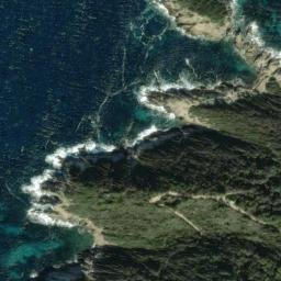 Satellite imagery of Le Parapluie, FR