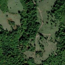 Satellite imagery of Molaš, ME