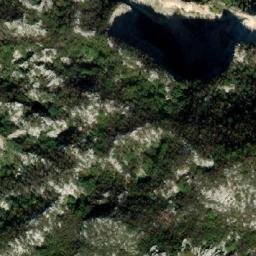 Satellite imagery of Midova Kosa, ME