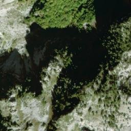 Satellite imagery of Maja e Peçmarës, AL