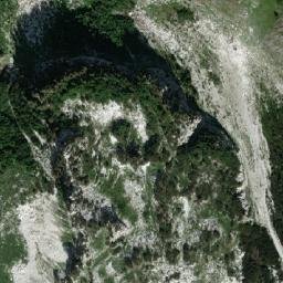 Satellite imagery of Qafa e Droçkës, AL