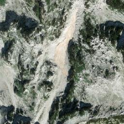 Satellite imagery of Qafa e Droçkës, AL