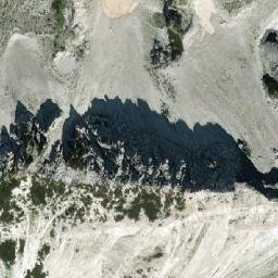 Satellite imagery of Qafa e Droçkës, AL