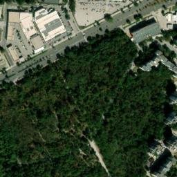 Satellite imagery of TT122, BG