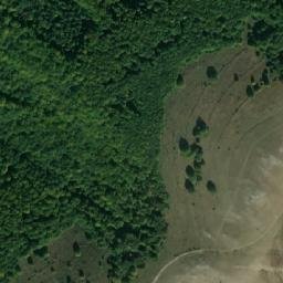 Satellite imagery of Vakuv, MK