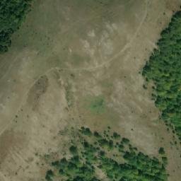 Satellite imagery of Vakuv, MK