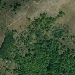 Satellite imagery of Vakuv, MK