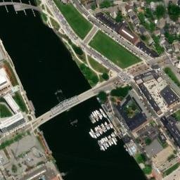 Satellite imagery of Fox Point, US