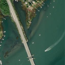 Satellite imagery of Pines Point, US
