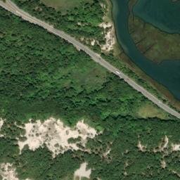 Satellite imagery of Pines Point, US