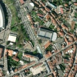 Satellite imagery of Castelo de Guimarães, PT