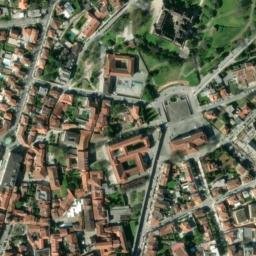 Satellite imagery of Castelo de Guimarães, PT