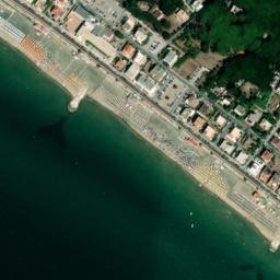 Spiaggia di Scauri / Lazio / Italy // World Beach Guide
