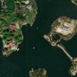 Satellite imagery of Rocky Neck, US