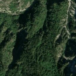 Satellite imagery of Áspri Pétra, GR