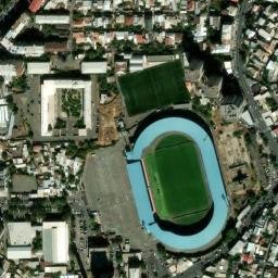 Satellite imagery of Corner on yellow parking markings;prec.⌀1.69m, AM