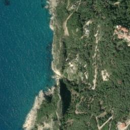 Satellite imagery of Vráchoi Tholéta, GR