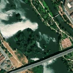 Satellite imagery of Puente Romano, ES