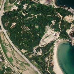 Satellite imagery of Hŭin-bawi, KP