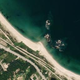 Satellite imagery of Hŭin-bawi, KP