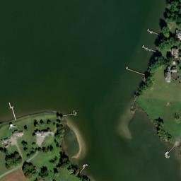 Satellite imagery of Fox Point, US