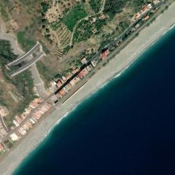 Satellite imagery of Castello Rufo Ruffo, IT