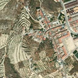 Satellite imagery of Restos de la antigua muralla y torre, ES