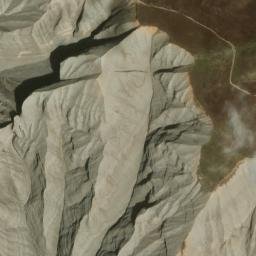 Satellite imagery of Khrebet Alakyzran, TJ