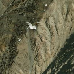 Satellite imagery of Chamabokht Tek, PK