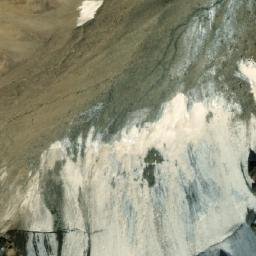 Satellite imagery of Qolleh-ye Sar-e Owshnūgān, AF