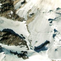 Satellite imagery of Qulah-ye Sar-e Ōshnūgān, AF