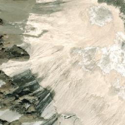 Satellite imagery of Qulah-ye Shakarāw, AF
