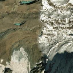 Satellite imagery of Kōh-e Sar-e Yamak, AF