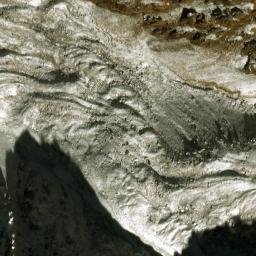 Satellite imagery of Kamar-e Ḩowẕ-e Kabūd, AF