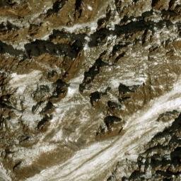 Satellite imagery of Kamar-e Ḩowẕ-e Kabūd, AF
