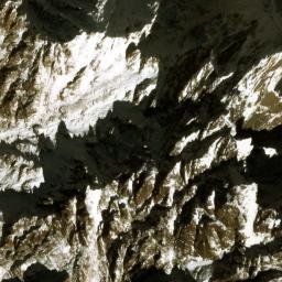 Satellite imagery of Kamar-e Ḩowẕ-e Kabūd, AF