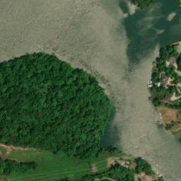 Satellite imagery of Leeper Bluff, US