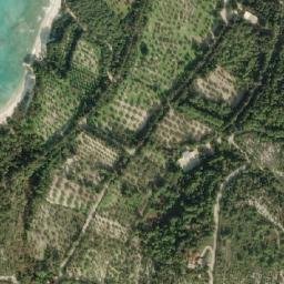 Satellite imagery of Al Qanāţir, SY