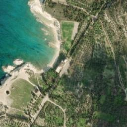 Satellite imagery of Qabouch Mrara, SY