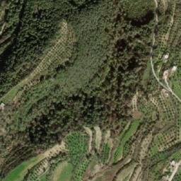 Satellite imagery of Ḩarf ar Raqabah, SY