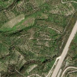 Satellite imagery of Ḩarf ash Shammūţ, SY